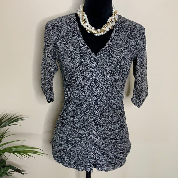 CABI semi sheer ruched top (241) - Picture 2 of 8